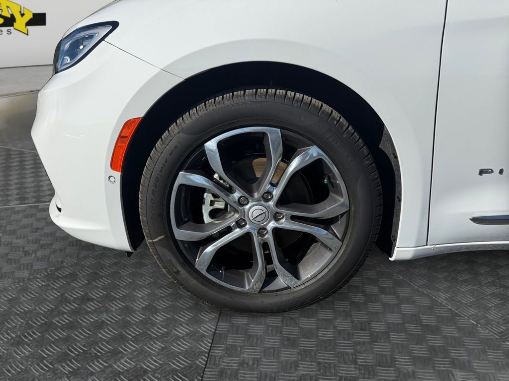 New 2026 Chrysler Pacifica Pinnacle image 14