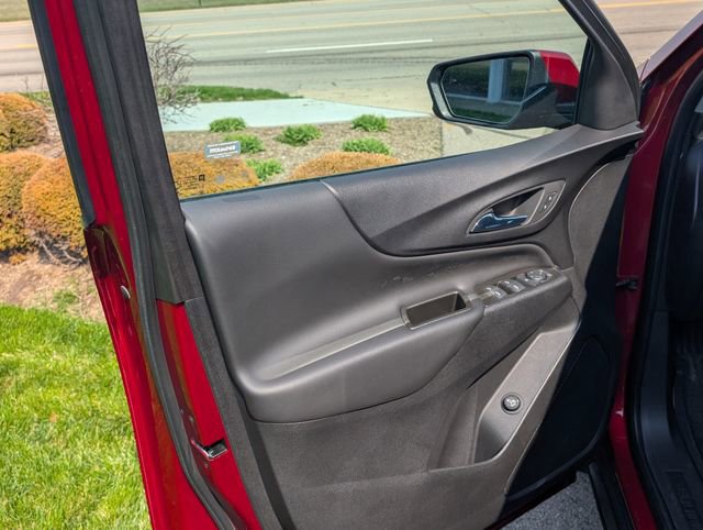 Used 2023 Chevrolet Equinox LT image 14