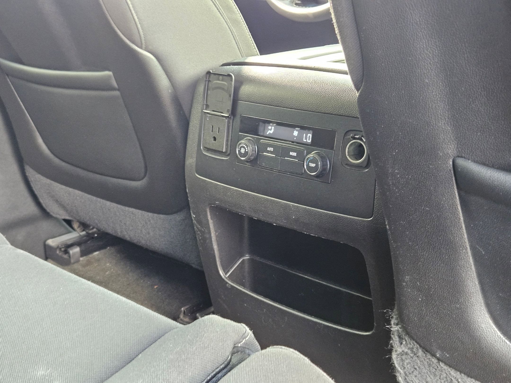 Used 2015 GMC Yukon SLE w/ Convenience Package RWD image 23