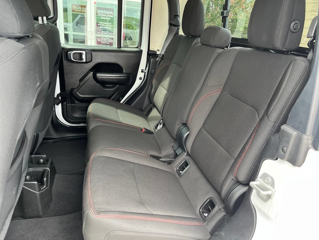 Used 2023 Jeep Gladiator Rubicon AWD/4WD image 16