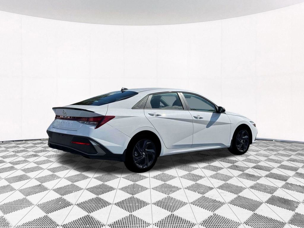New 2026 Hyundai Elantra Sport FWD image 13