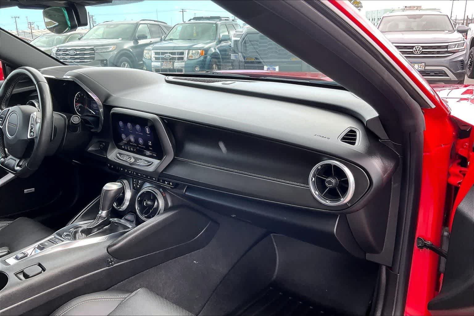 Used 2020 Chevrolet Camaro LT w/ Technology Package RWD image 22