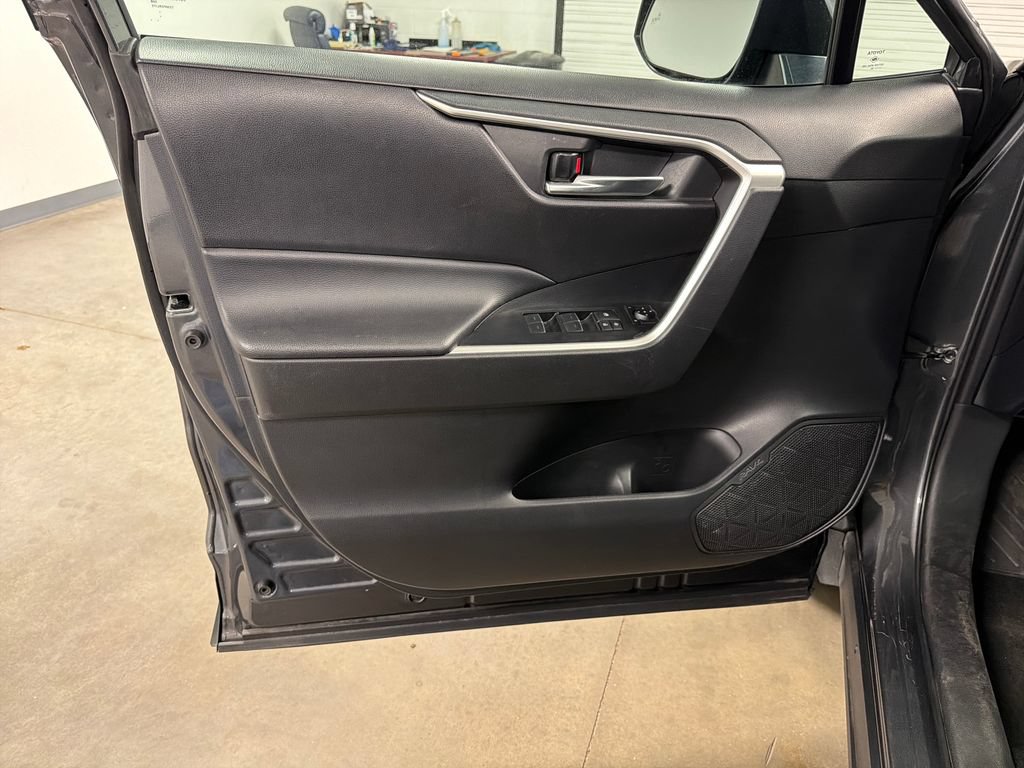 Used 2024 Toyota RAV4 XLE FWD image 18