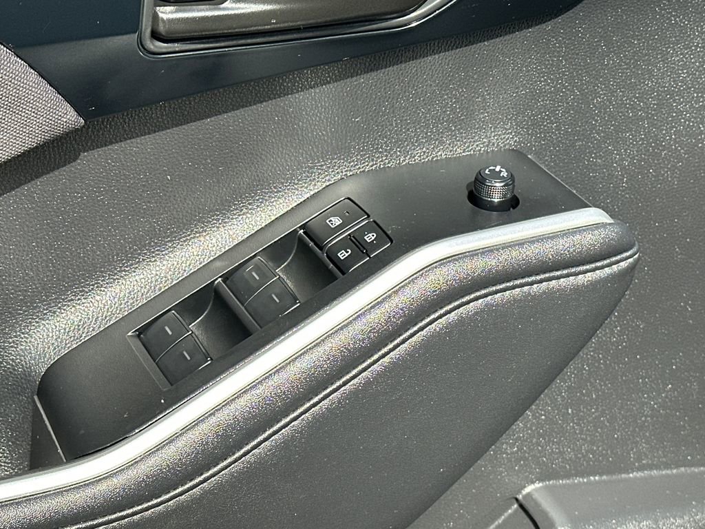 Used 2023 Toyota Highlander L image 17