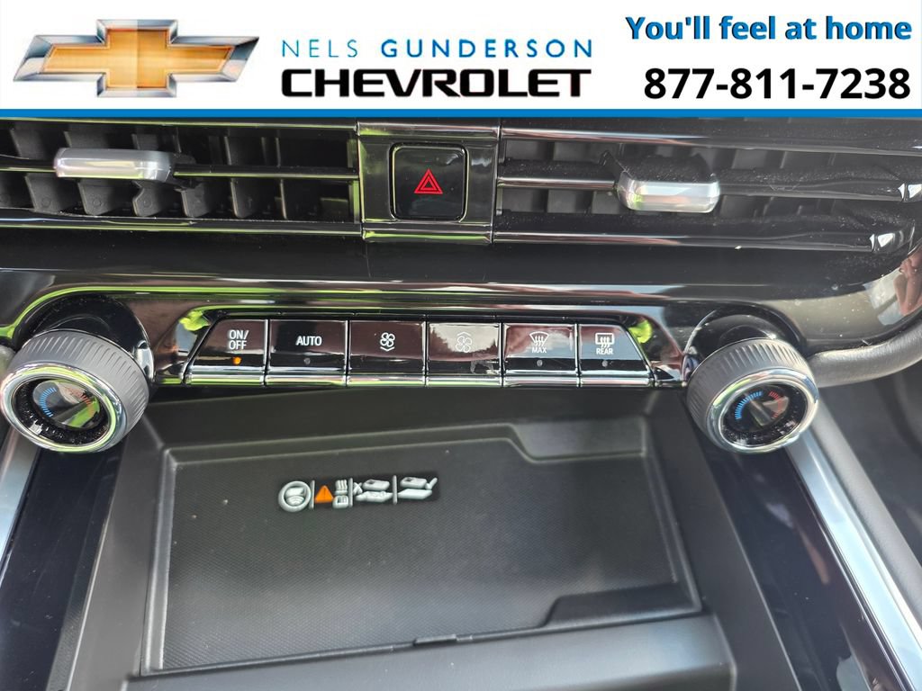 Certified 2025 Chevrolet Suburban High Country AWD/4WD image 28