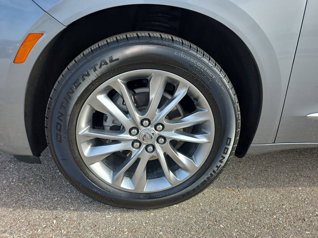 Used 2023 Buick Enclave Avenir w/ Avenir Technology Package image 39