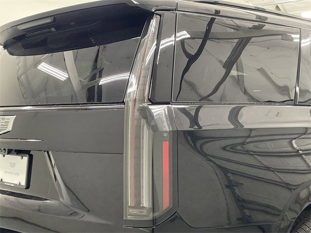 New 2026 Cadillac Escalade Platinum Sport w/ LPO, ONYX Package image 16