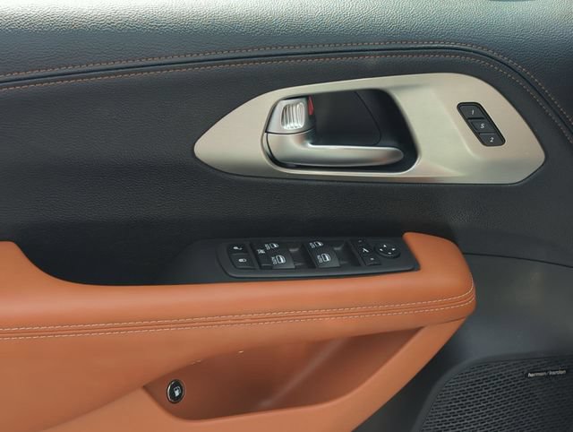 Used 2024 Chrysler Pacifica Pinnacle FWD image 13