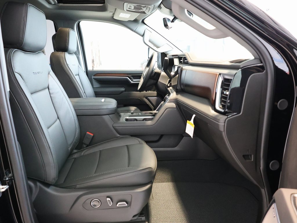 New 2026 GMC Sierra 3500 Denali w/ Denali Reserve Package image 44