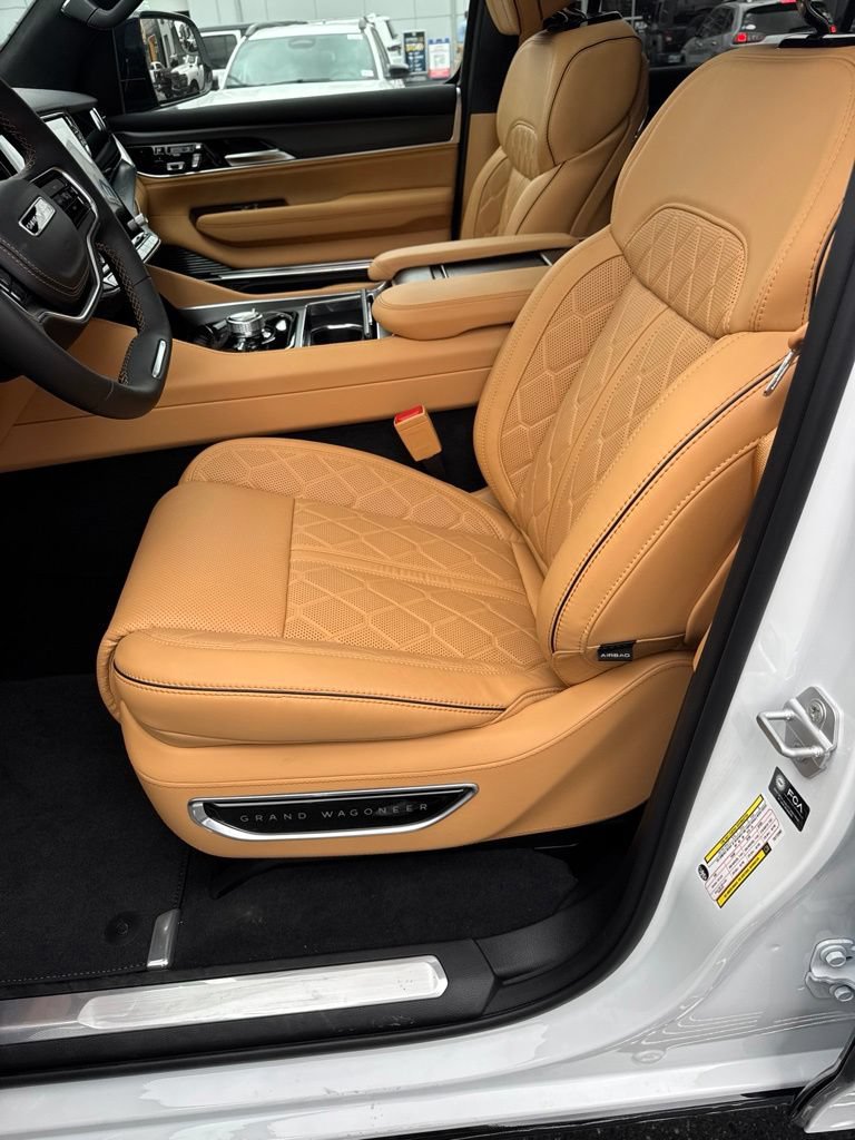 New 2026 Jeep Grand Wagoneer Summit AWD/4WD image 9