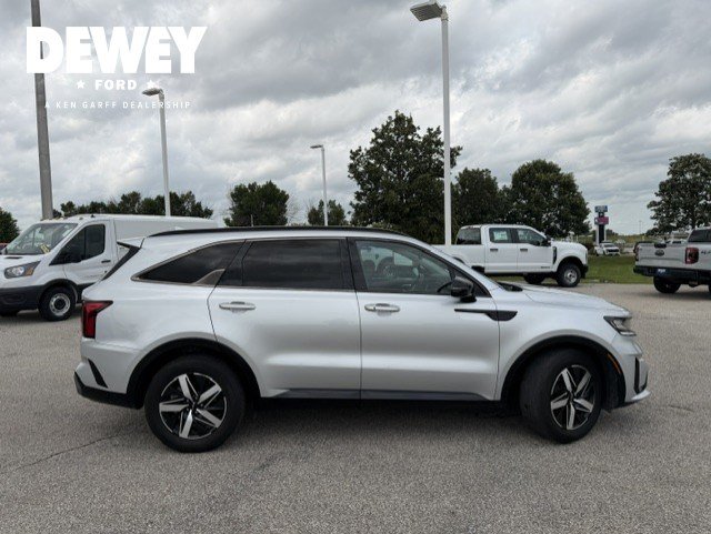 Used 2022 Kia Sorento EX w/ Panoramic Sunroof Package FWD image 9