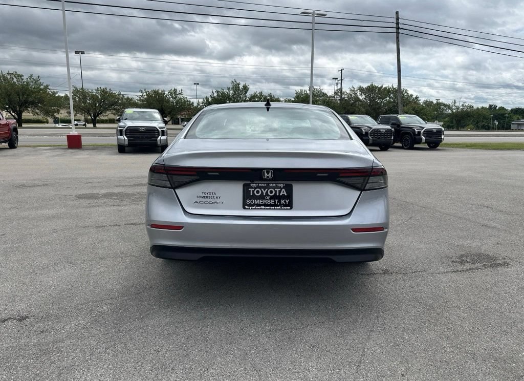 Used 2025 Honda Accord SE image 4