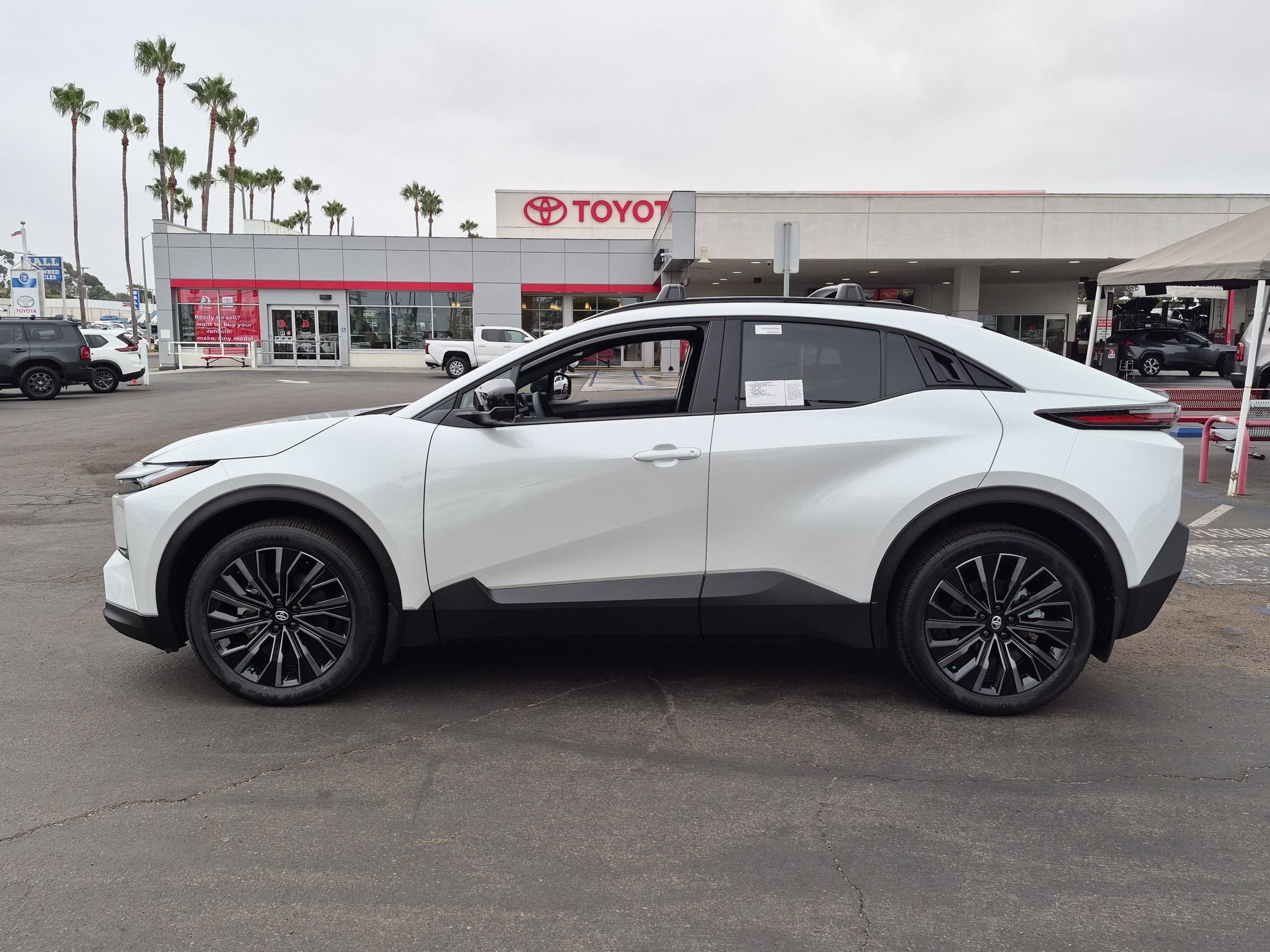 New 2026 Toyota C-HR AWD/4WD image 4