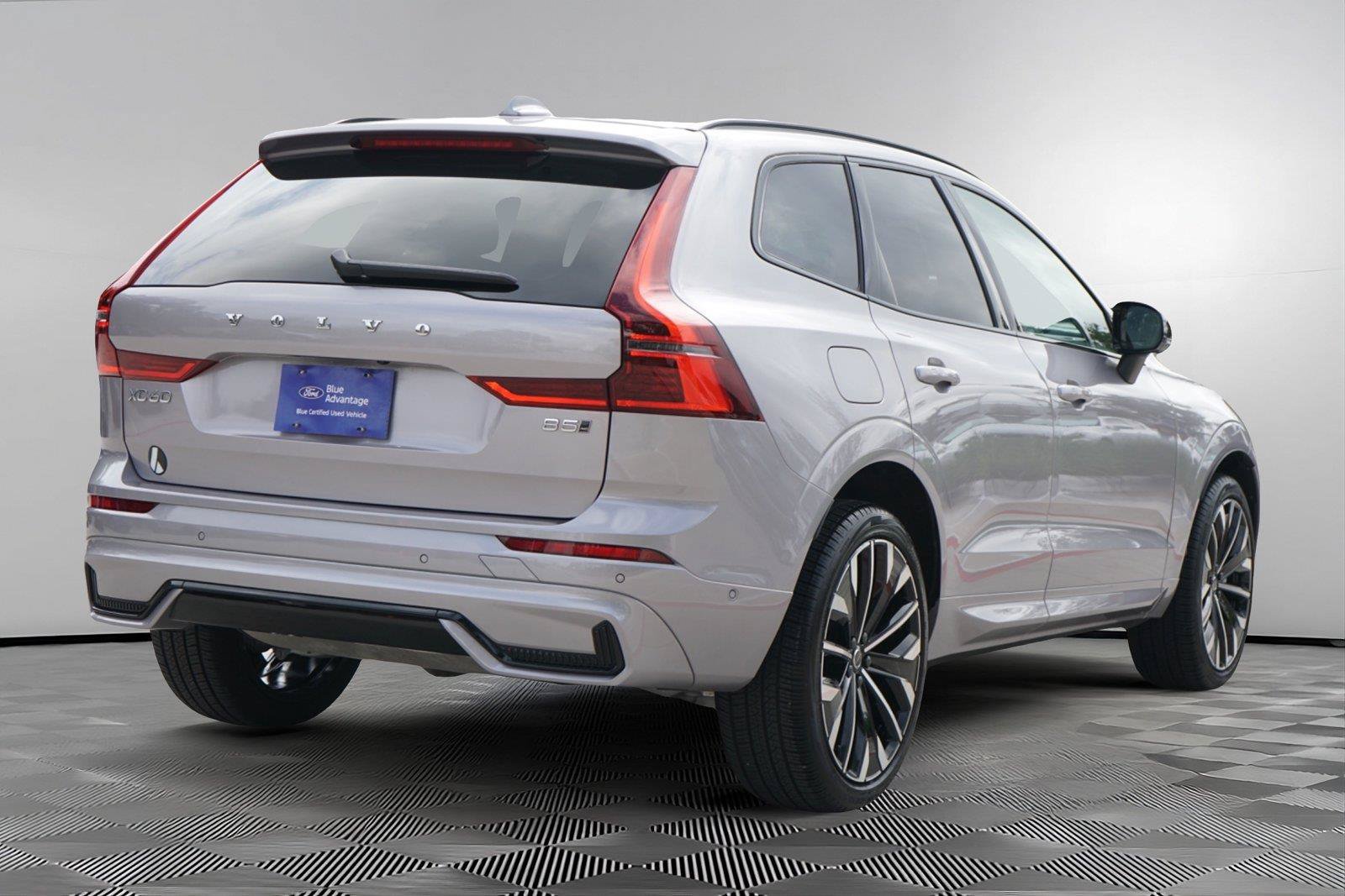 Used 2026 Volvo XC60 B5 Ultra w/ Climate Package AWD/4WD image 5