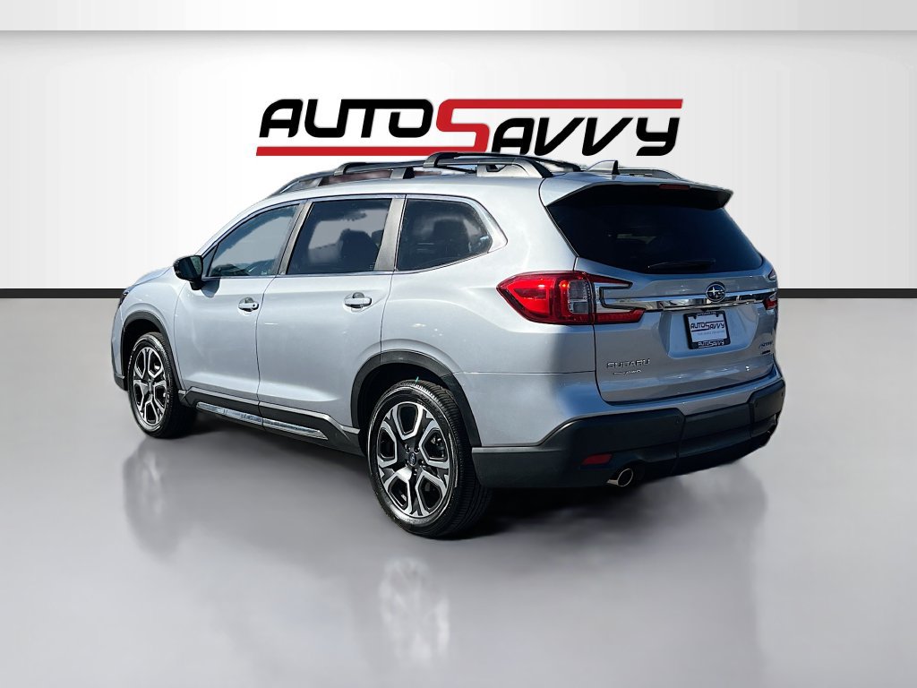 Used 2025 Subaru Ascent Limited w/ Popular Package #2 AWD/4WD image 5