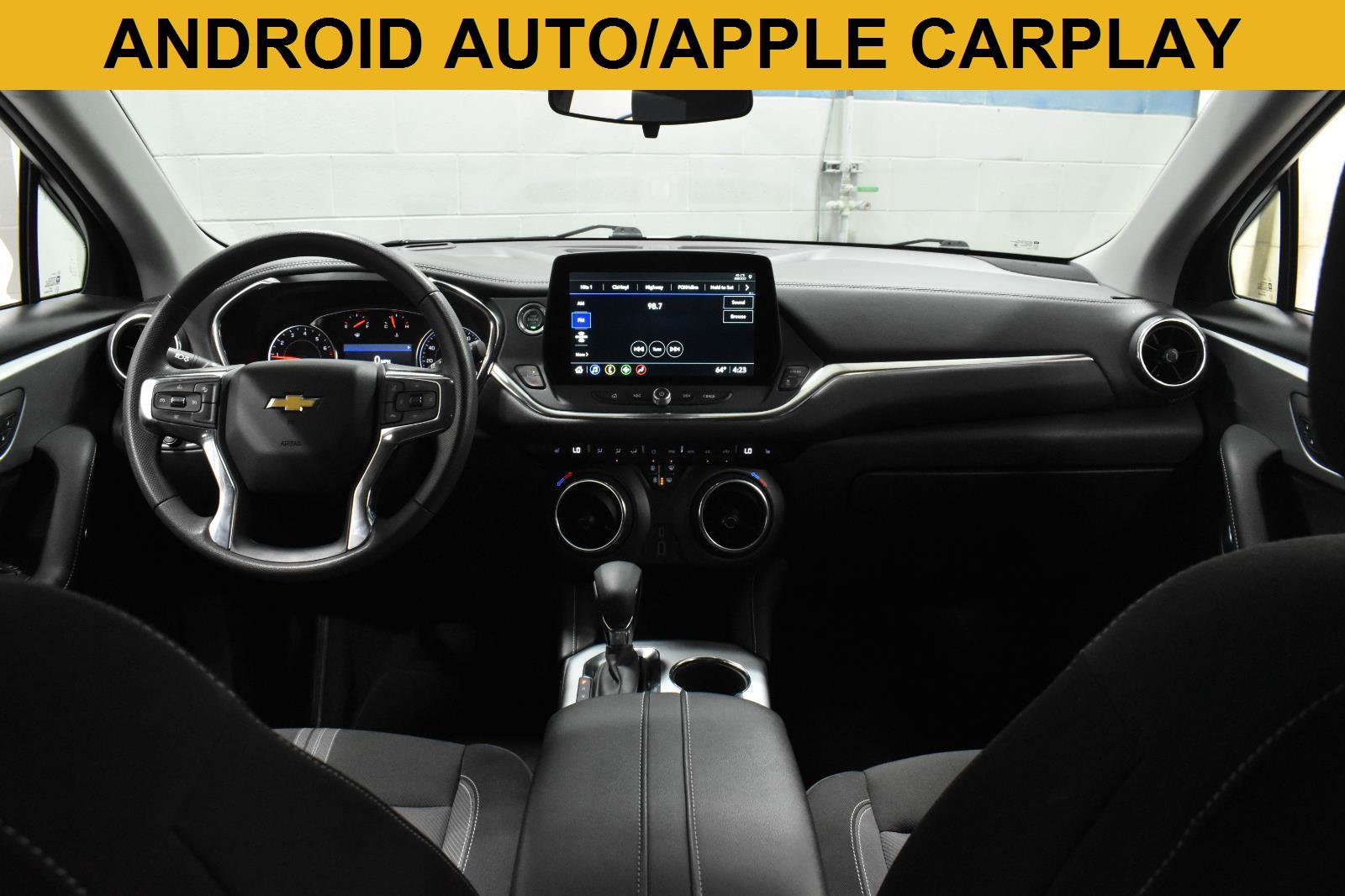 Used 2025 Chevrolet Blazer LT AWD/4WD image 2