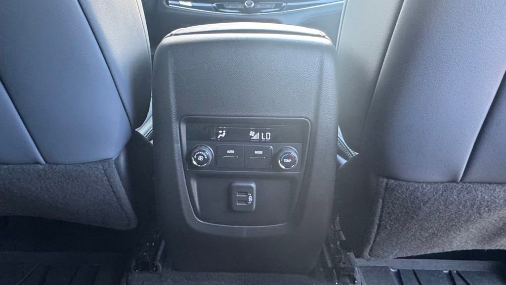 Used 2024 Buick Enclave Essence FWD image 12