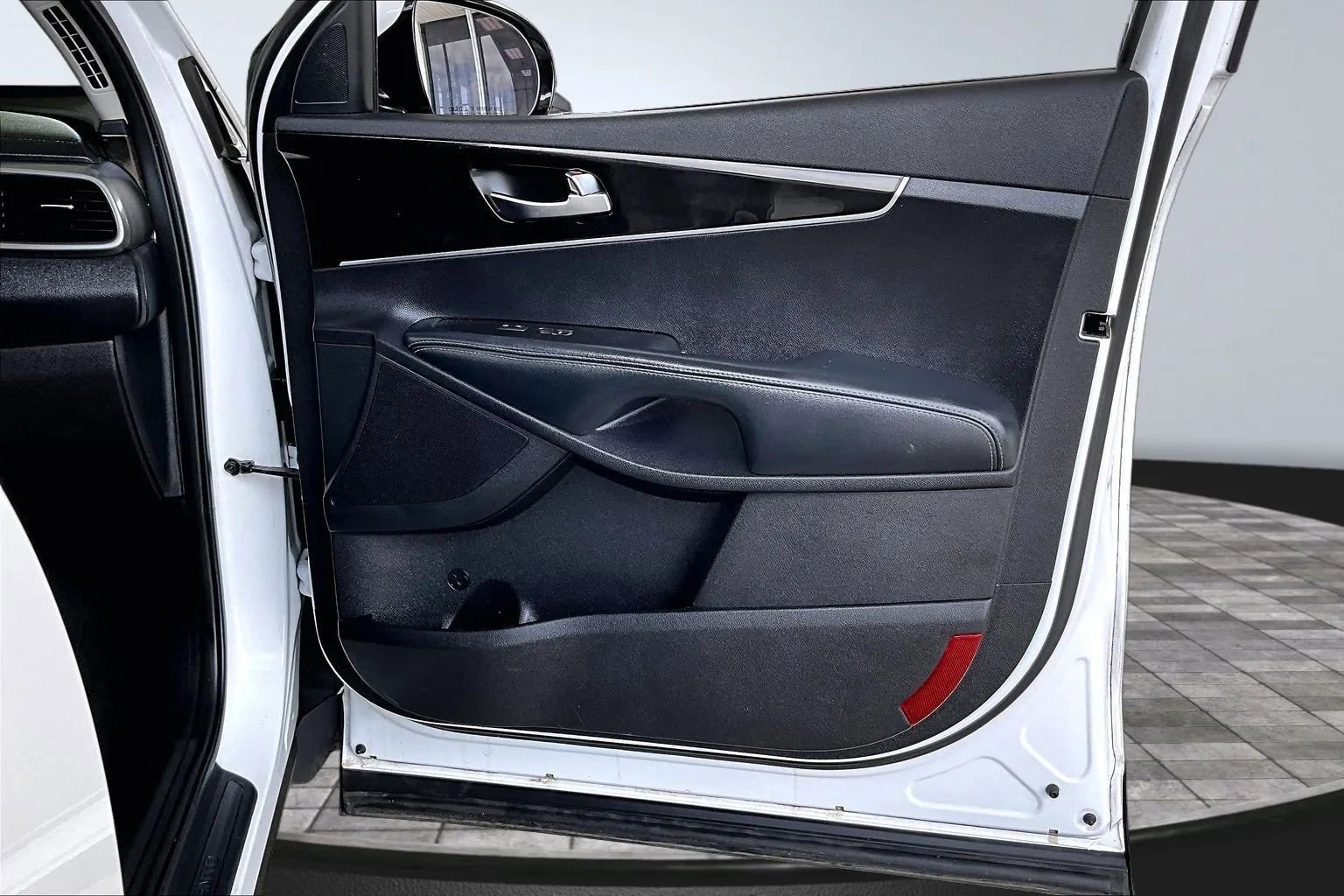 Used 2017 Kia Sorento LX image 24