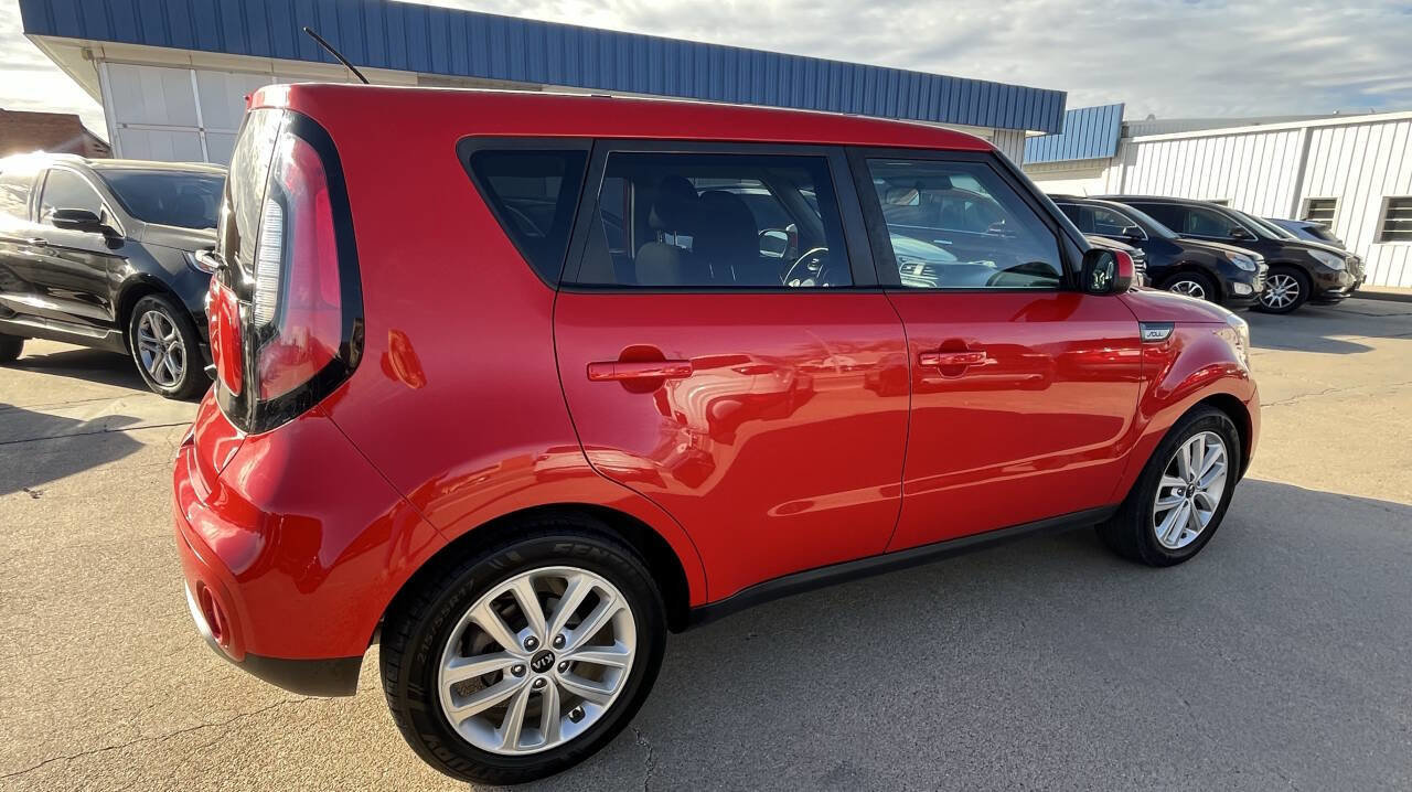 Used 2018 Kia Soul + FWD image 16