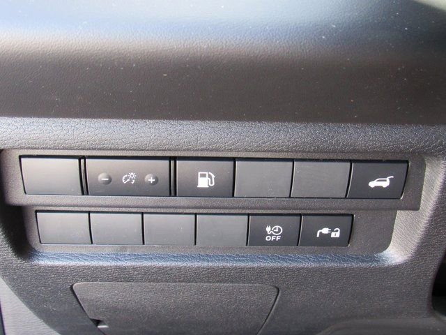New 2025 Mitsubishi Outlander SE image 22