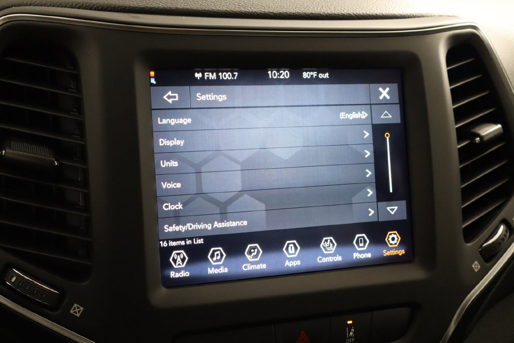 Used 2022 Jeep Cherokee Latitude w/ Trailer Tow Group AWD/4WD image 34