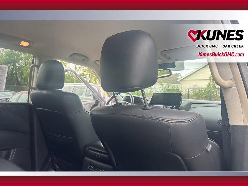 Used 2023 Nissan Armada SV image 28