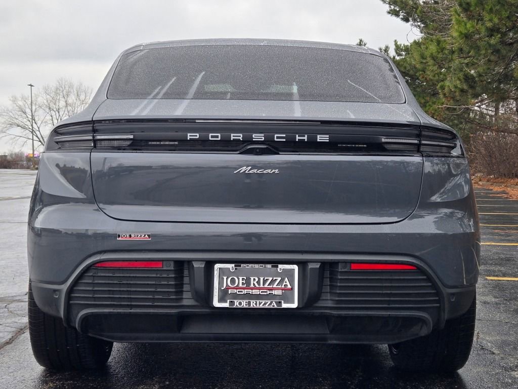 Certified 2025 Porsche Macan Electric image 6