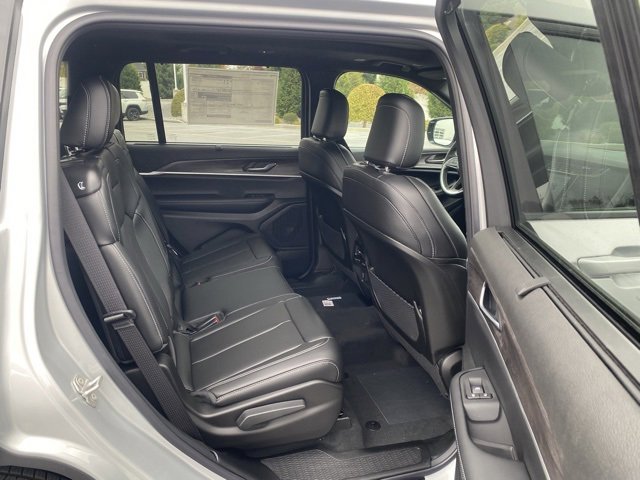 New 2025 Jeep Grand Cherokee L Limited w/ Luxury Tech Group II image 55