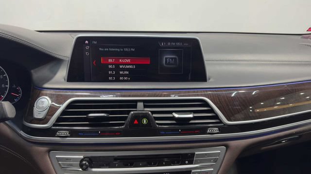 Used 2019 BMW 750i w/ Autobahn Package RWD image 33