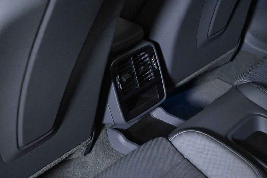 Certified 2022 Porsche Taycan 4S image 20