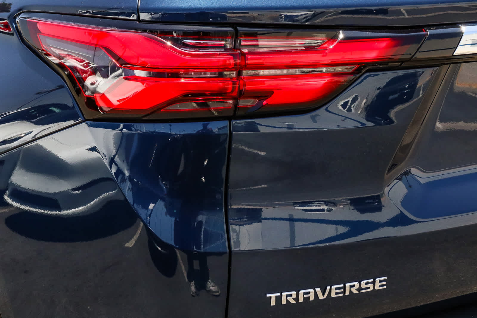 Used 2023 Chevrolet Traverse LT FWD image 11