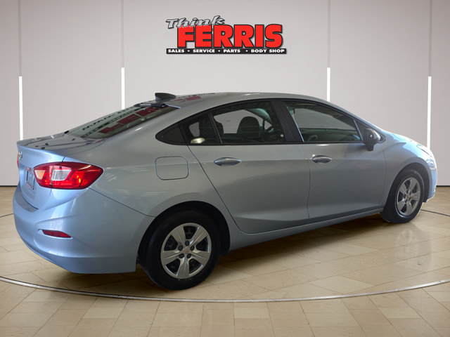 Used 2017 Chevrolet Cruze LS FWD image 5