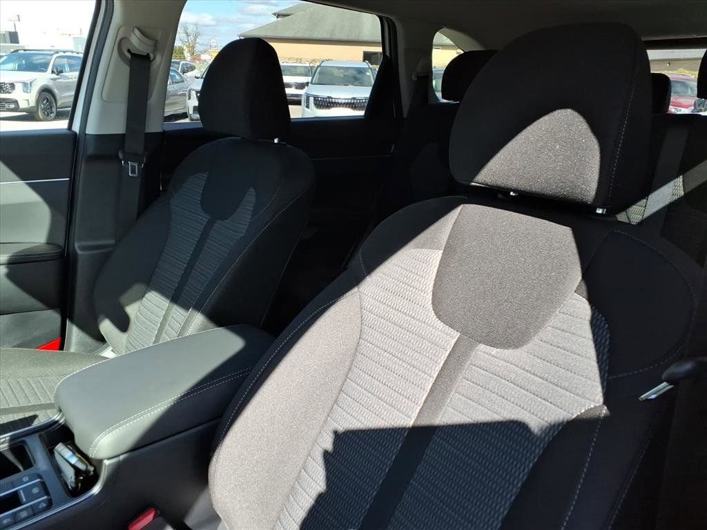 New 2026 Kia Sorento LX image 13