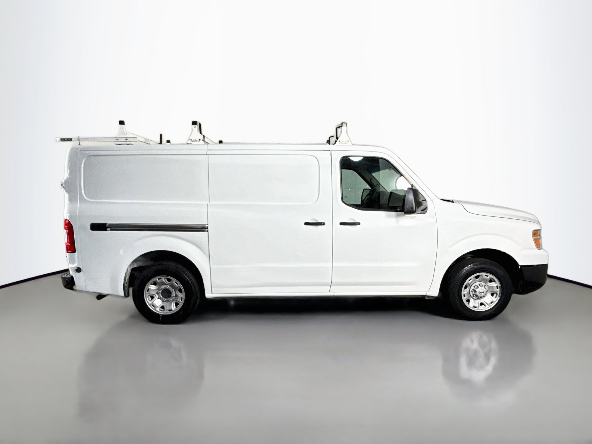 Used 2020 Nissan NV 2500 SV RWD image 11