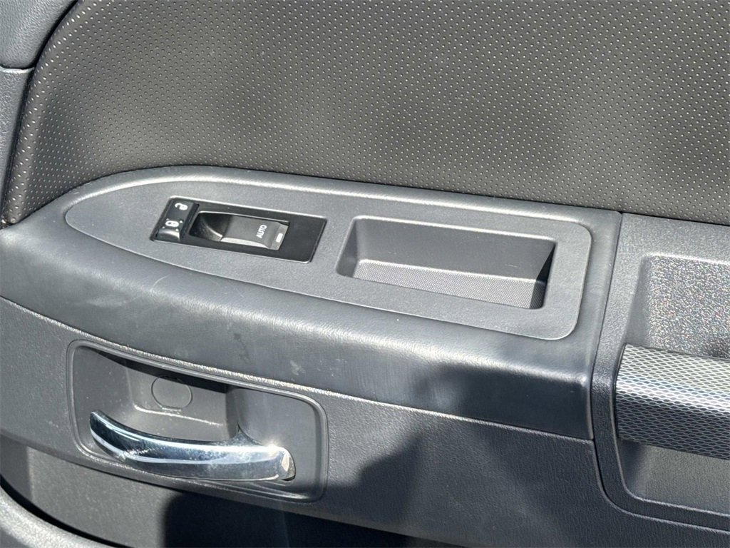 Used 2013 Dodge Challenger R/T image 17