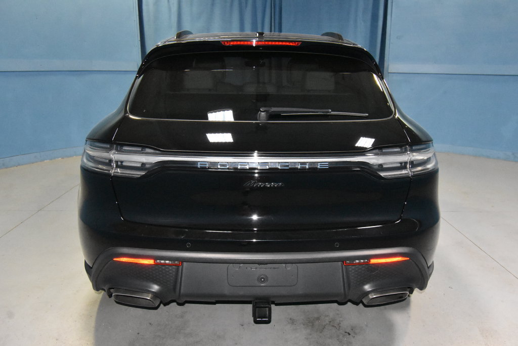 Used 2023 Porsche Macan AWD/4WD image 31