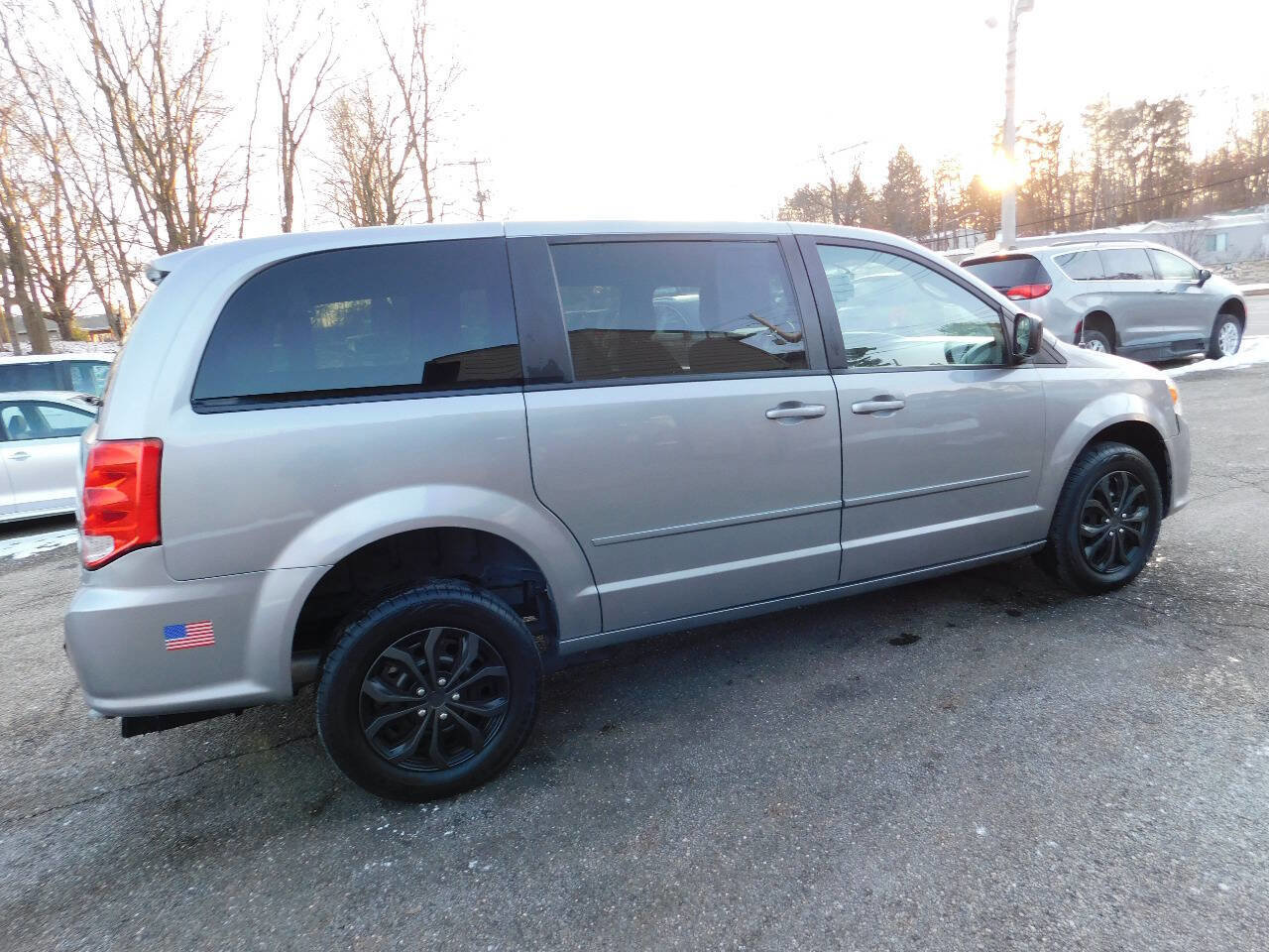 Used 2017 Dodge Grand Caravan SE w/ Power Window Group image 16
