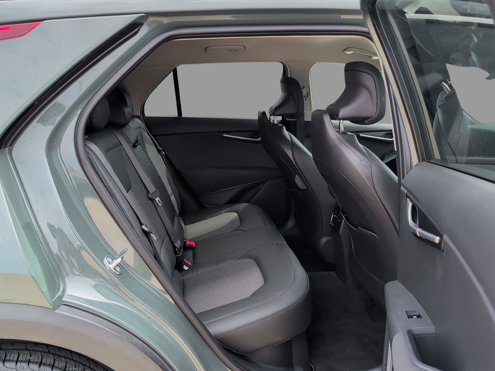 Used 2024 Kia Niro EX FWD image 24