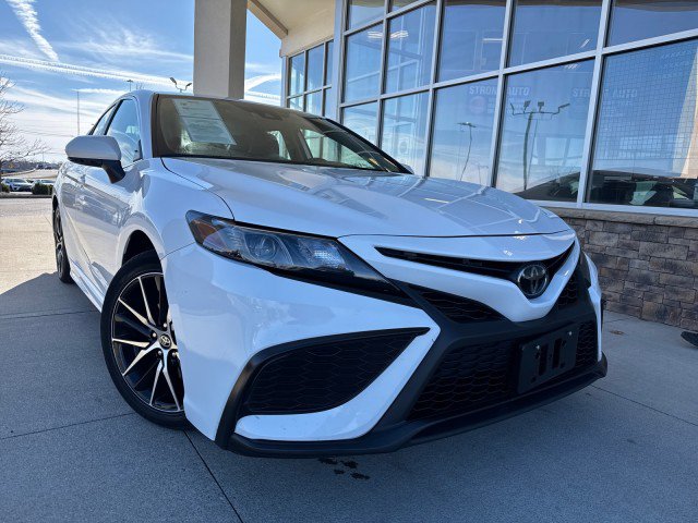 Used 2024 Toyota Camry SE