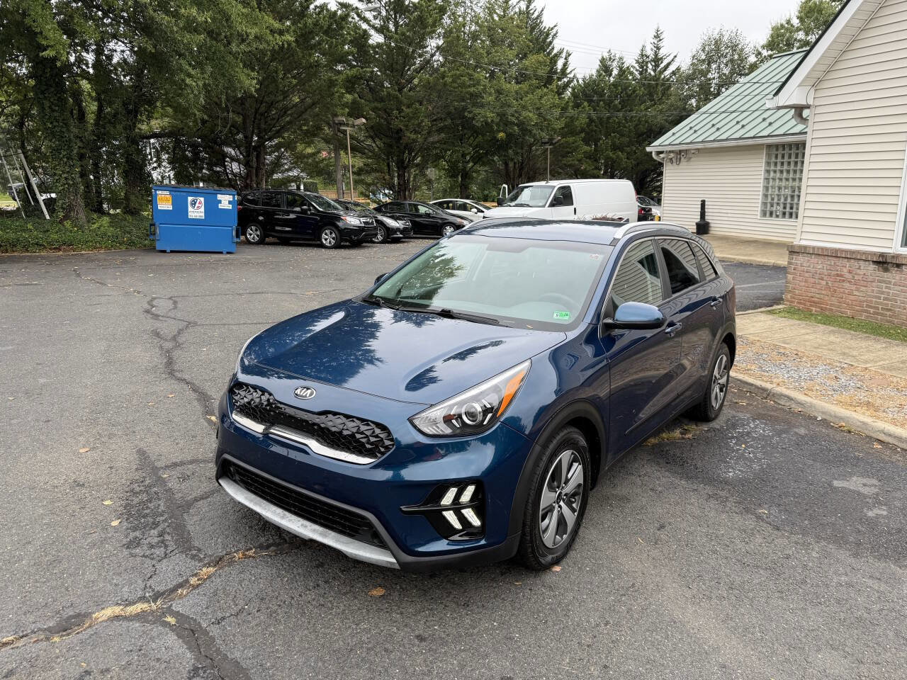 Used 2020 Kia Niro LX image 3