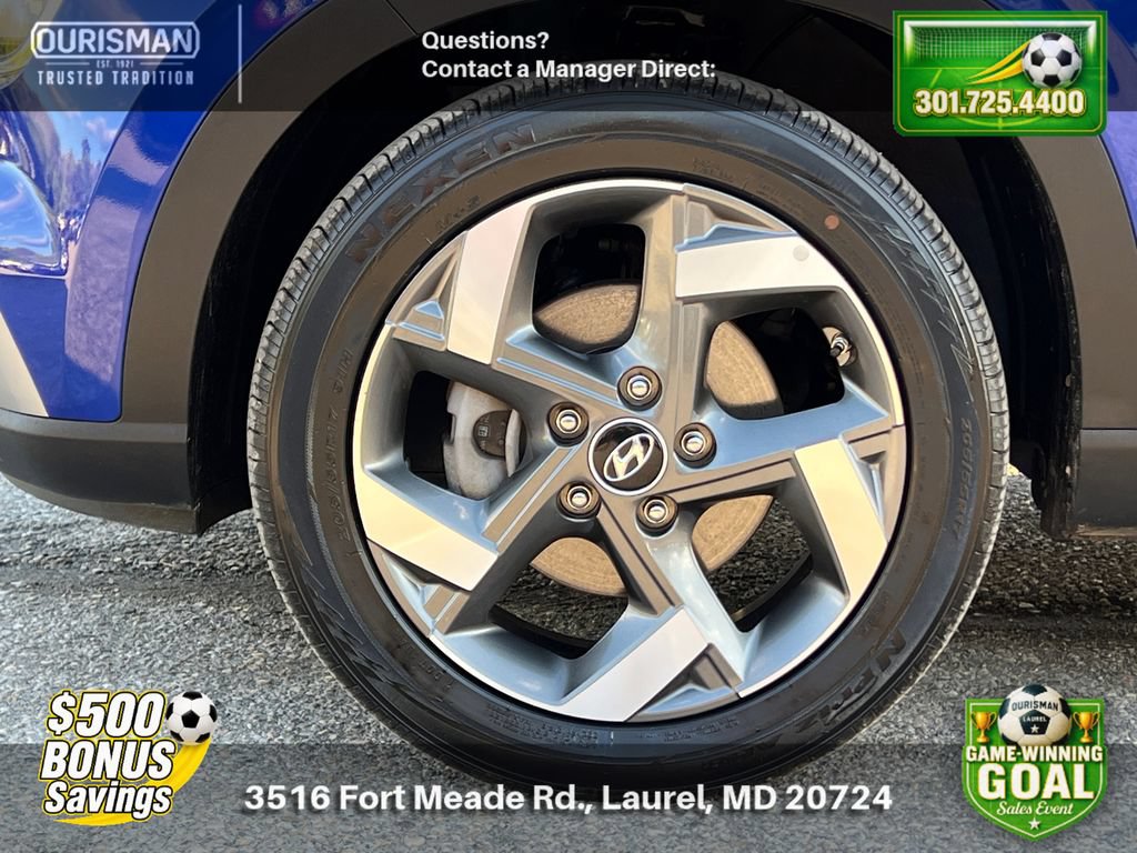 Used 2025 Hyundai Venue SEL FWD image 5