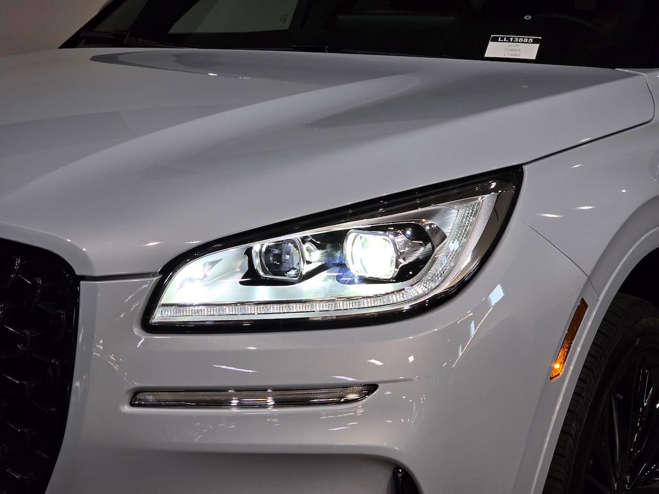 New 2025 Lincoln Corsair Reserve w/ Jet Appearance Package image 12