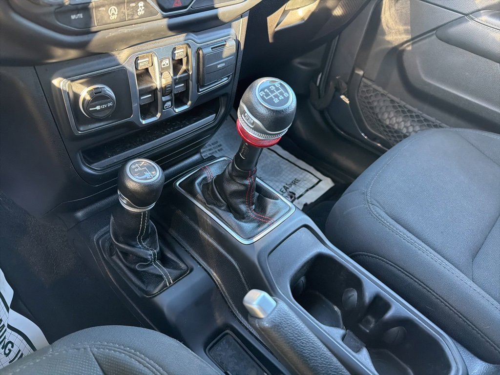 Used 2018 Jeep Wrangler Unlimited Sahara image 27