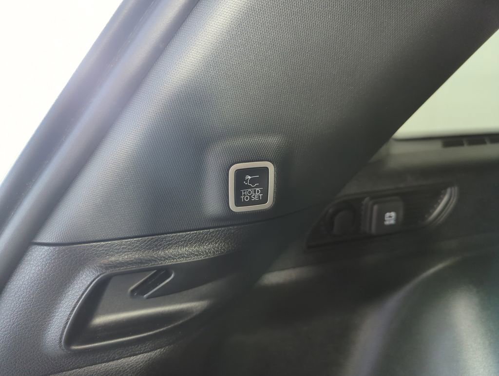 Used 2023 Jeep Grand Cherokee Altitude image 30