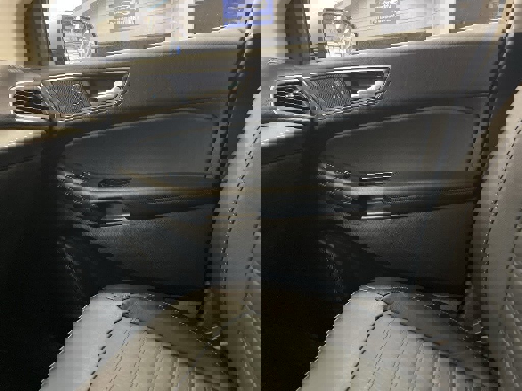 Used 2017 Ford Edge SEL w/ Equipment Group 201A image 14