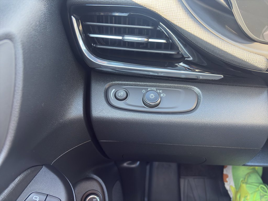 Used 2025 Buick Envista Avenir image 21