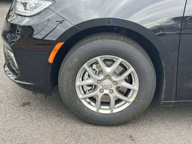 New 2026 Chrysler Pacifica Select FWD image 12