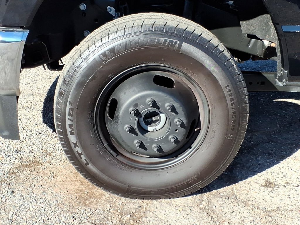 Used 2026 Ford F350 XLT w/ XLT Premium Package AWD/4WD image 9
