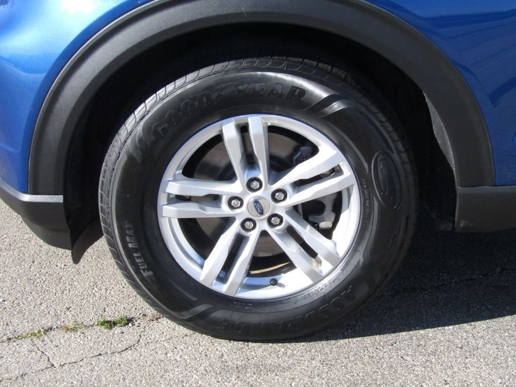 Used 2020 Ford Explorer XLT w/ Equipment Group 202A image 4
