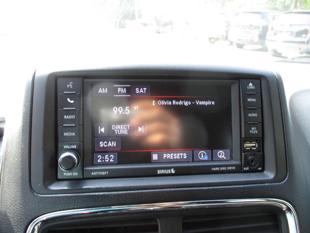 Used 2018 Dodge Grand Caravan SE FWD image 10